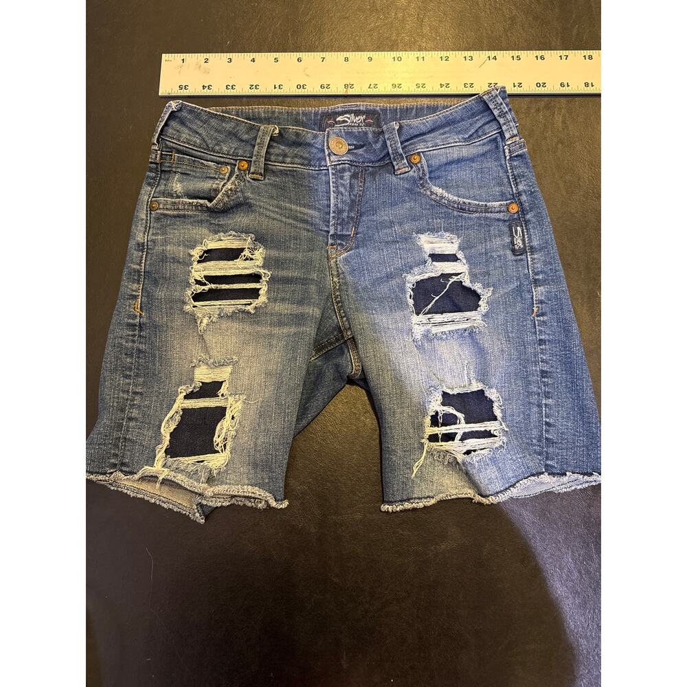 Silver jeans co SAM Bermuda W24L8 ** see photos